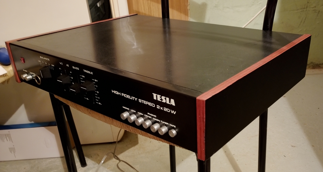 Tesa AZS 220